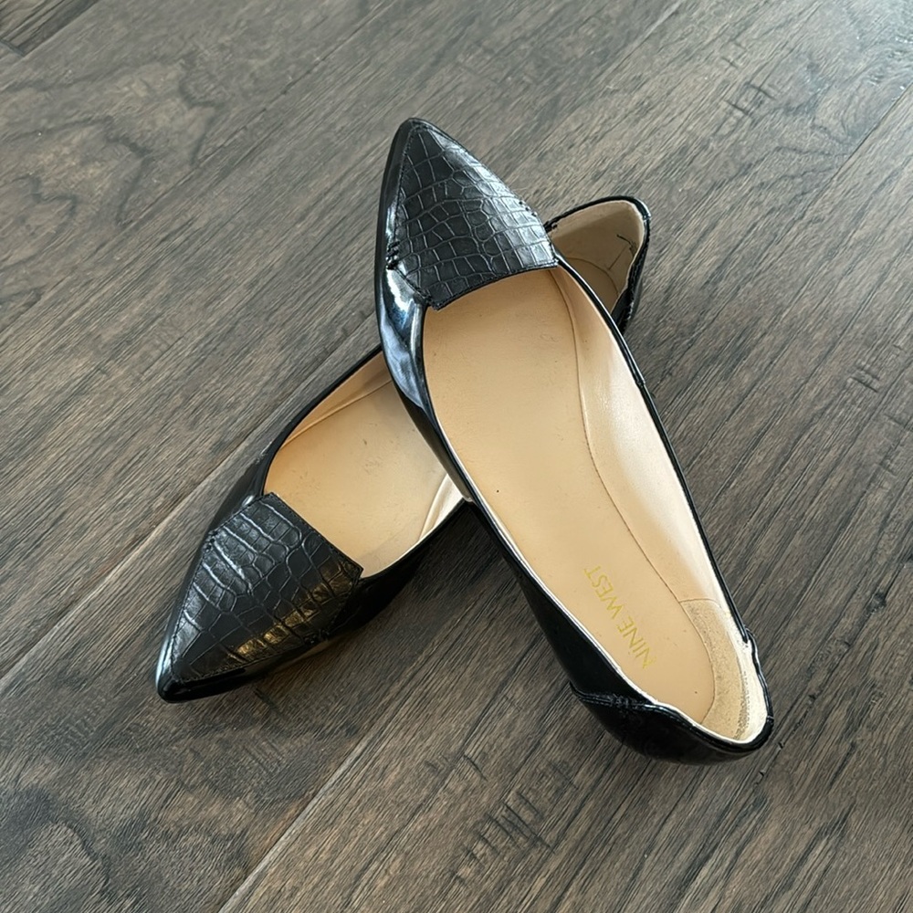 BNWOT Nine West pointed toe flats
